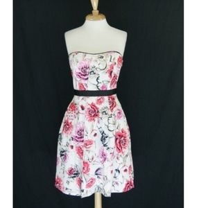 MAKE AN OFFER!  White House Black Market Dress!